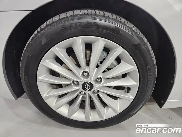 Hyundai i40 2013 1.7 автомат (гидро), миниатюра 7 Hyundai i40 2013 1.7 автомат (гидро), миниатюра 7