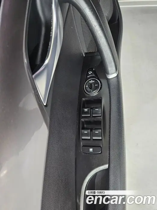 Hyundai i40 2013 1.7 автомат (гидро), миниатюра 9 Hyundai i40 2013 1.7 автомат (гидро), миниатюра 9