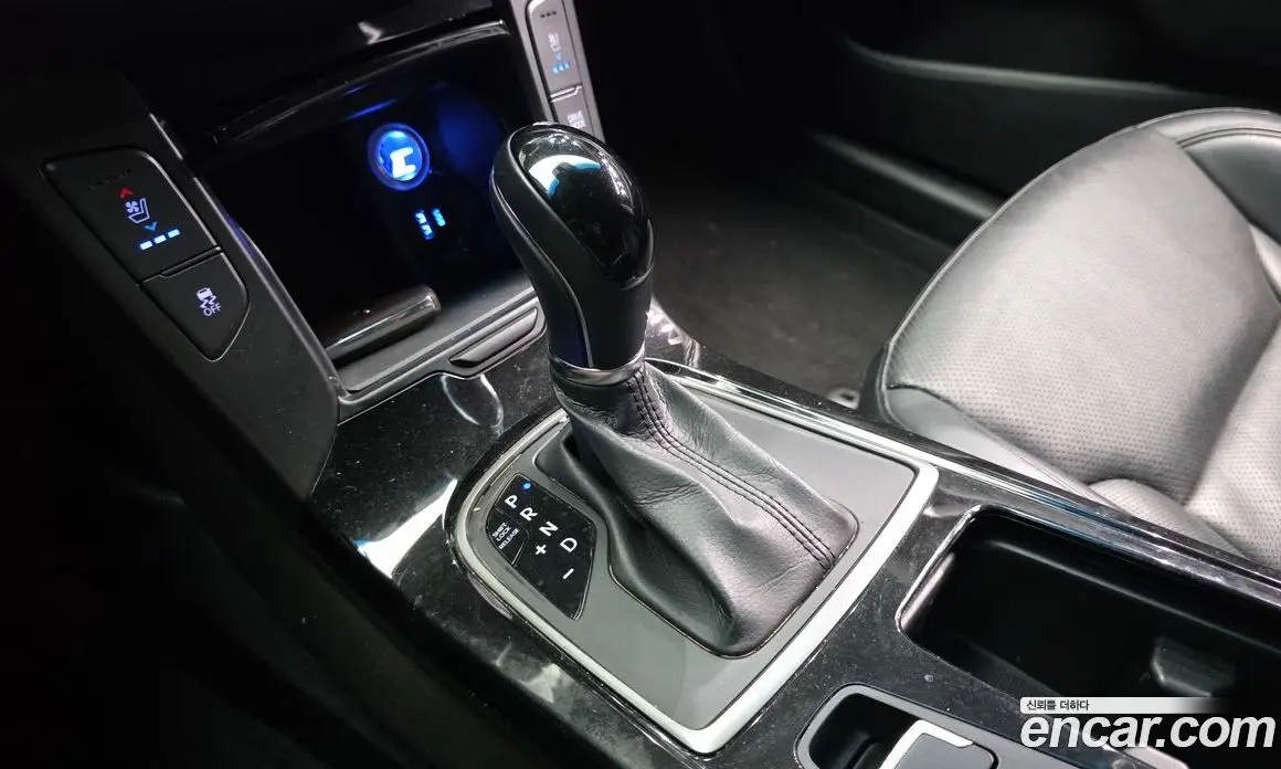 Hyundai i40 2016 1.7 автомат (гидро), фото 9