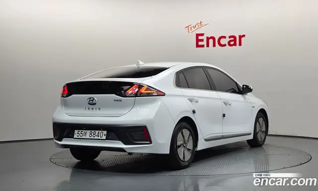 Hyundai Ioniq 2019 1.6 автомат (гидро), миниатюра 2