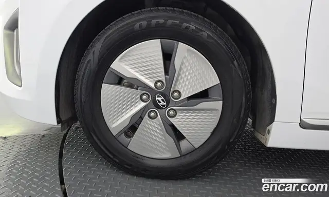 Hyundai Ioniq 2019 1.6 автомат (гидро), миниатюра 5