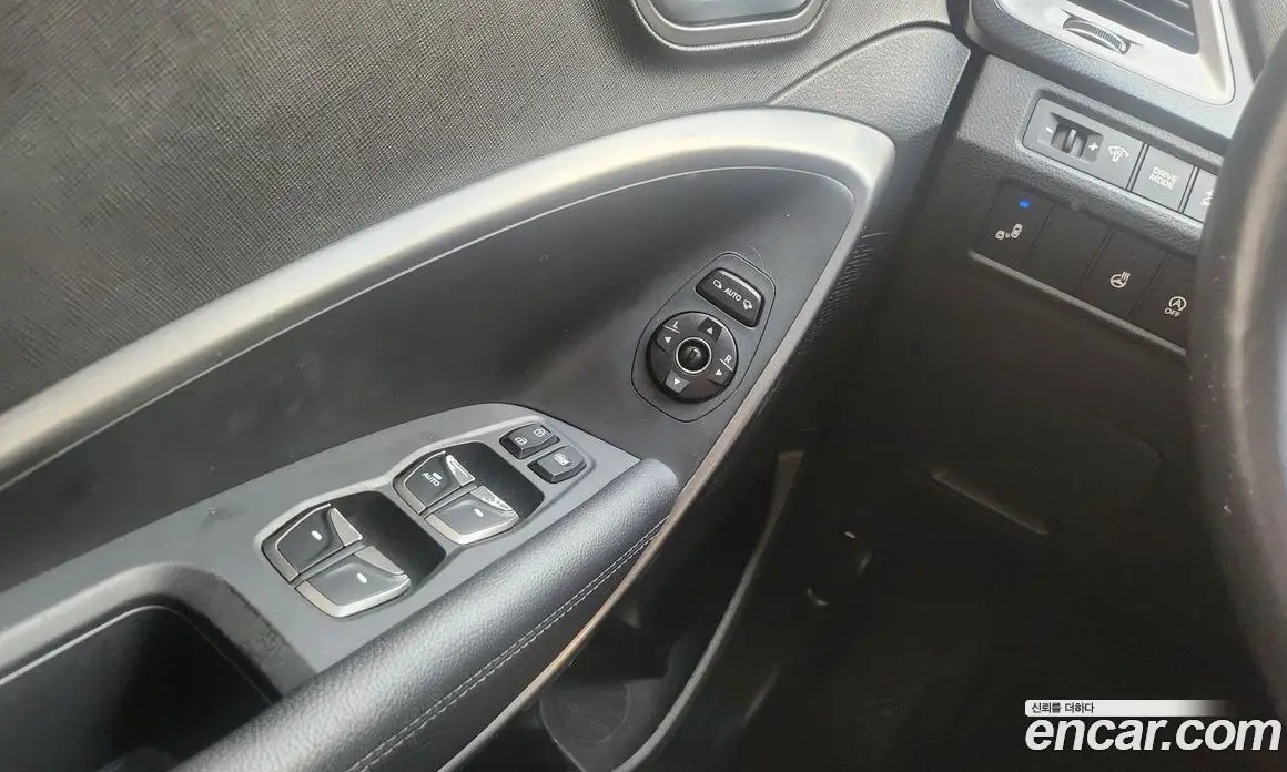 Hyundai Santa Fe 2017 2.0 автомат (гидро), фото 9
