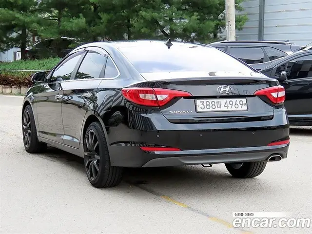 Hyundai Sonata 2014 2.0 автомат (гидро), миниатюра 3