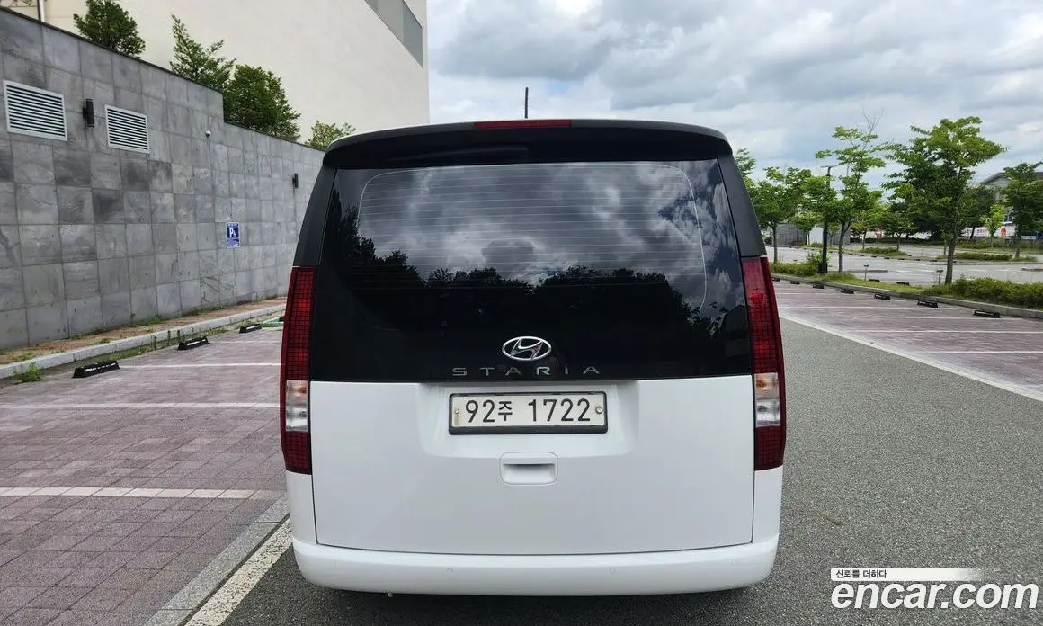 Hyundai Staria 2021 2.2 автомат (гидро), фото 4