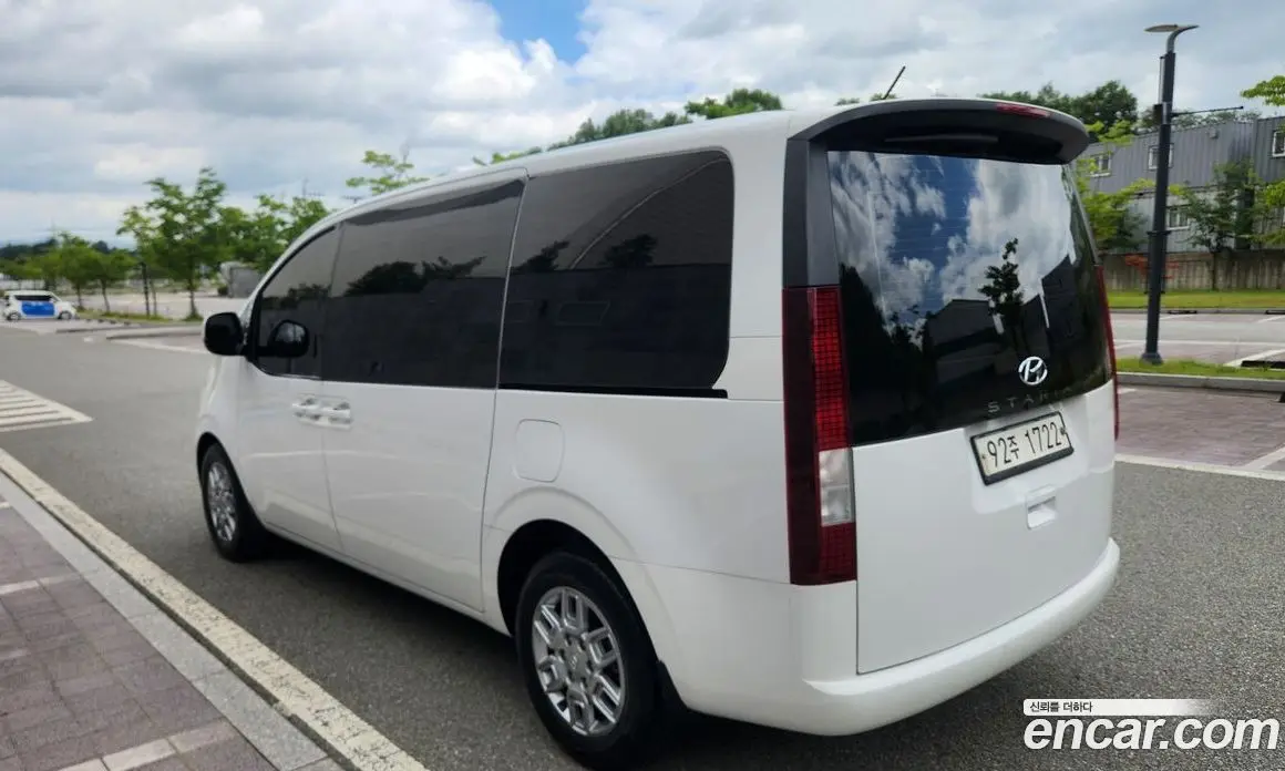 Hyundai Staria 2021 2.2 автомат (гидро), фото 6
