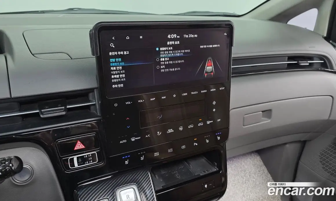 Hyundai Staria 2022 2.2 автомат (гидро), фото 14