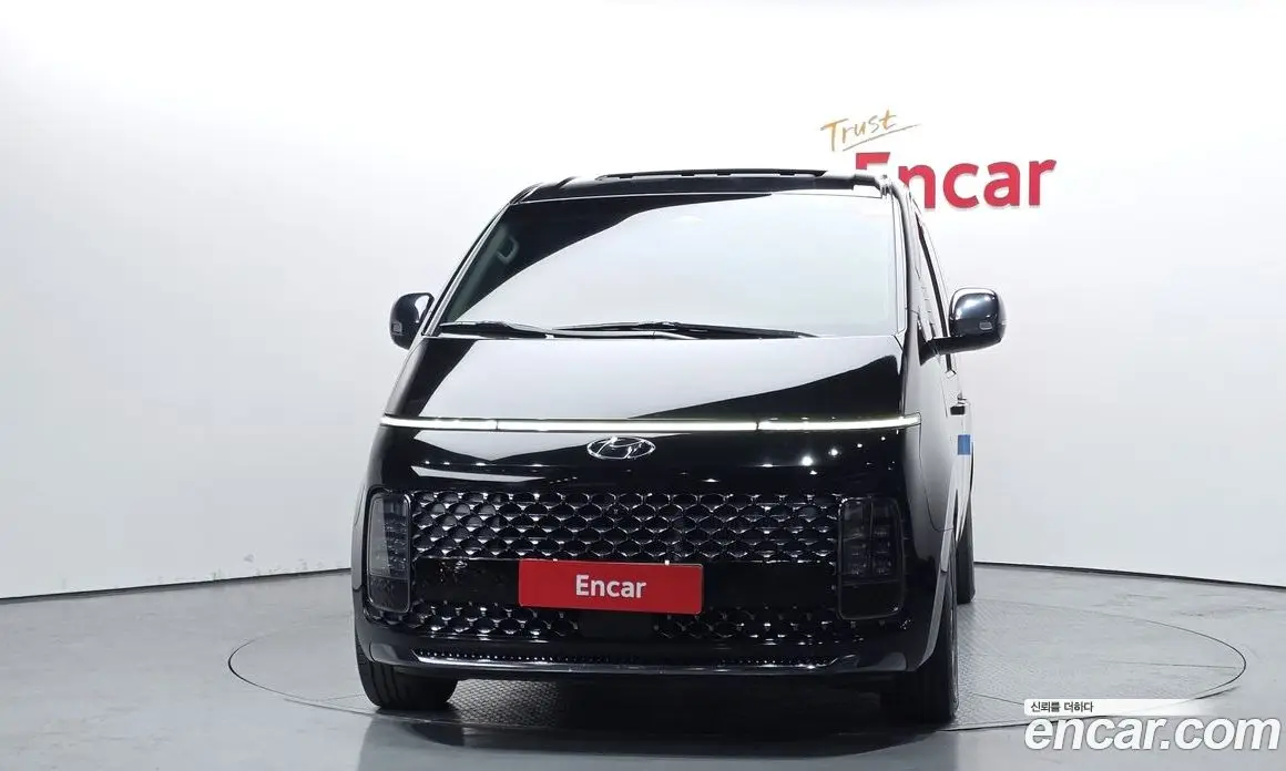 Hyundai Staria 2022 2.2 автомат (гидро), фото 3