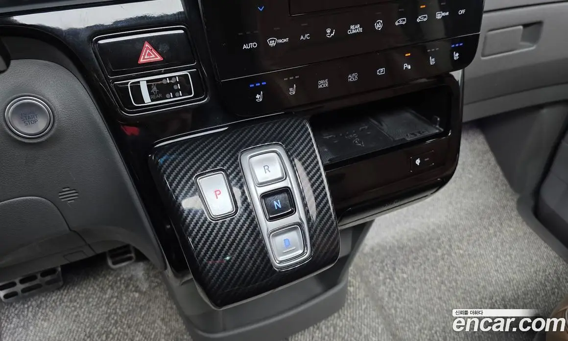 Hyundai Staria 2022 2.2 автомат (гидро), фото 9