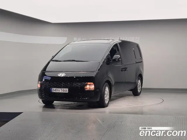 Hyundai Staria 2025 2.2 автомат (гидро), миниатюра 1