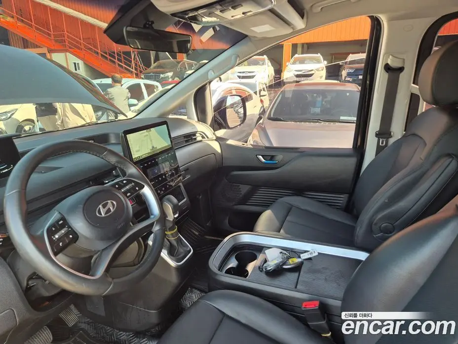 Hyundai Staria 2025 2.2 автомат (гидро), фото 16