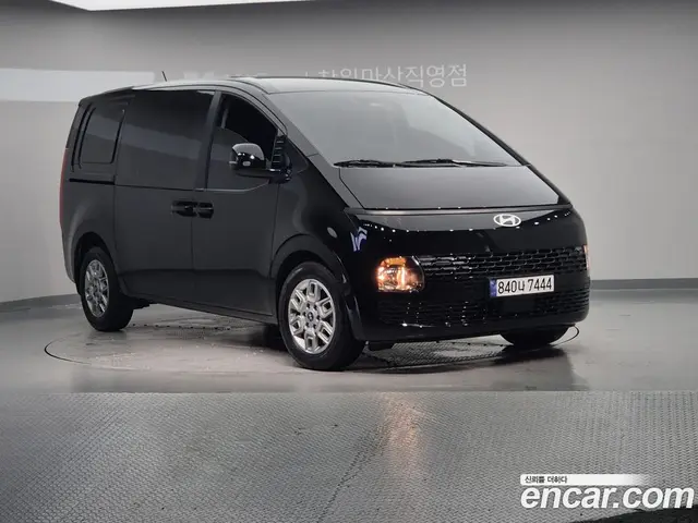 Hyundai Staria 2025 2.2 автомат (гидро), миниатюра 3