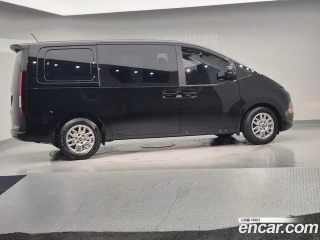Hyundai Staria 2025 2.2 автомат (гидро), миниатюра 4