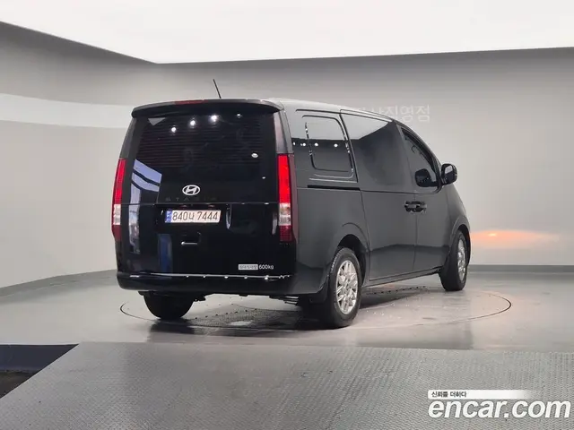 Hyundai Staria 2025 2.2 автомат (гидро), миниатюра 5