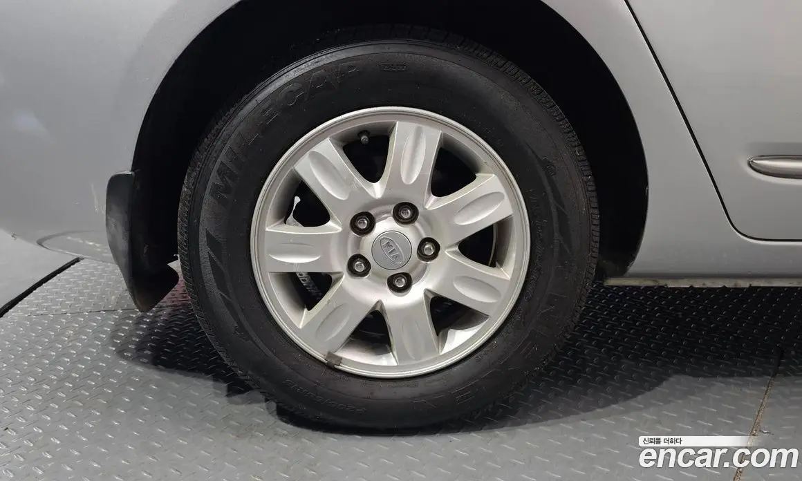 Kia Carens 2012 2.0 автомат (гидро), фото 5