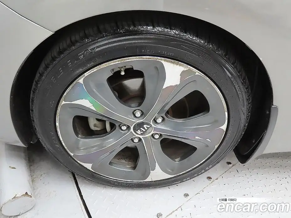 Kia Carens 2014 1.7 автомат (гидро), фото 5