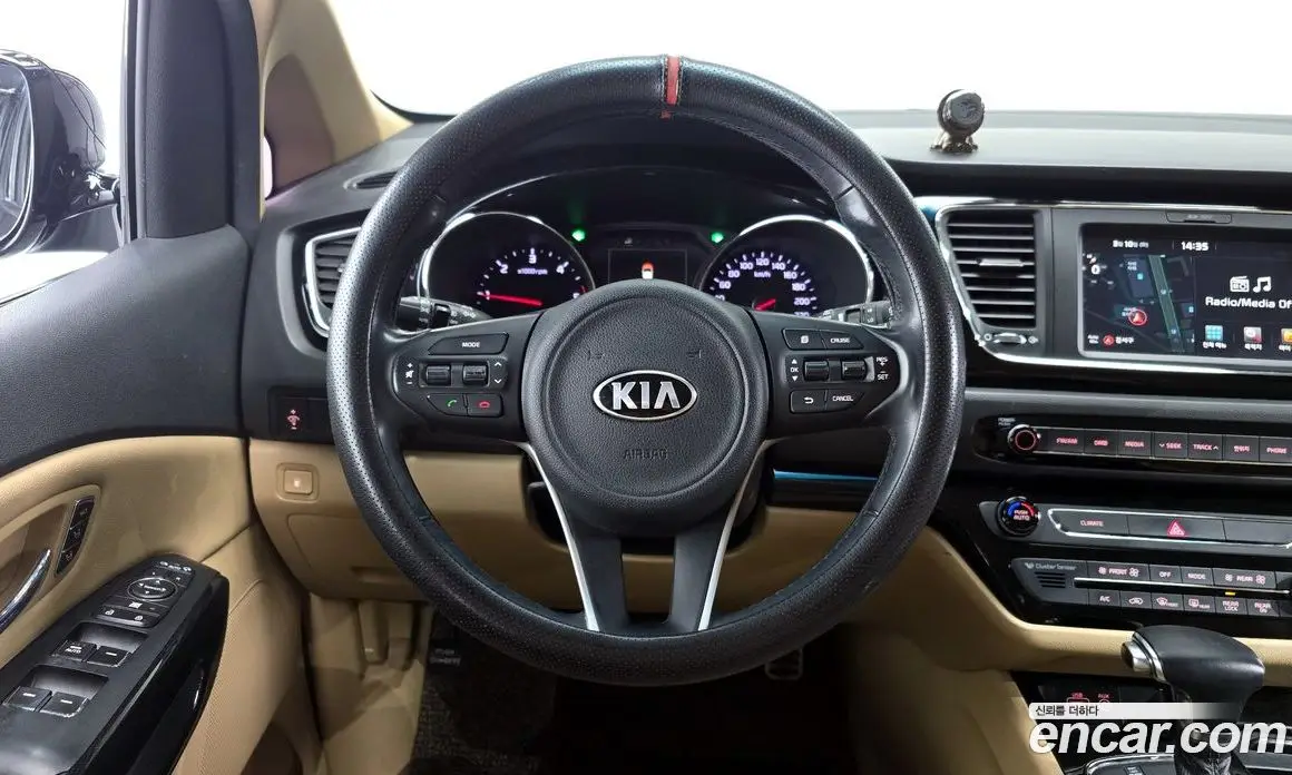 Kia Carnival 2016 2.2 автомат (гидро), фото 13 Kia Carnival 2016 2.2 автомат (гидро), фото 13