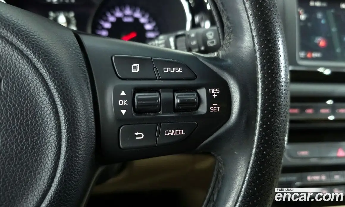 Kia Carnival 2016 2.2 автомат (гидро), фото 17 Kia Carnival 2016 2.2 автомат (гидро), фото 17