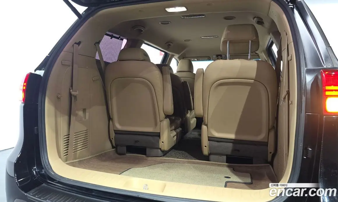 Kia Carnival 2016 2.2 автомат (гидро), фото 20 Kia Carnival 2016 2.2 автомат (гидро), фото 20