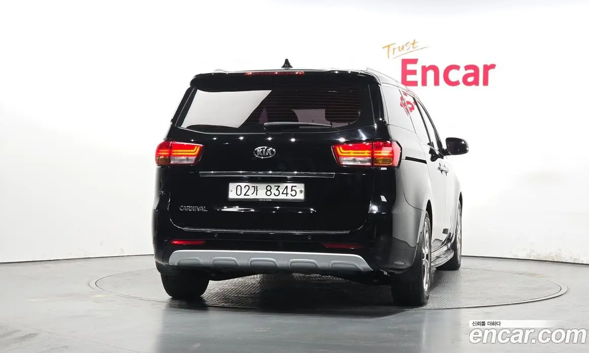 Kia Carnival 2016 2.2 автомат (гидро), фото 4 Kia Carnival 2016 2.2 автомат (гидро), фото 4