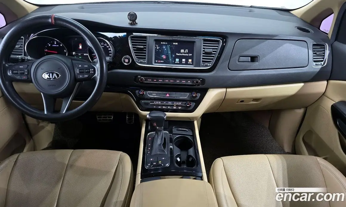 Kia Carnival 2016 2.2 автомат (гидро), фото 7 Kia Carnival 2016 2.2 автомат (гидро), фото 7