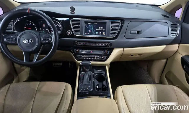 Kia Carnival 2016 2.2 автомат (гидро), миниатюра 7 Kia Carnival 2016 2.2 автомат (гидро), миниатюра 7