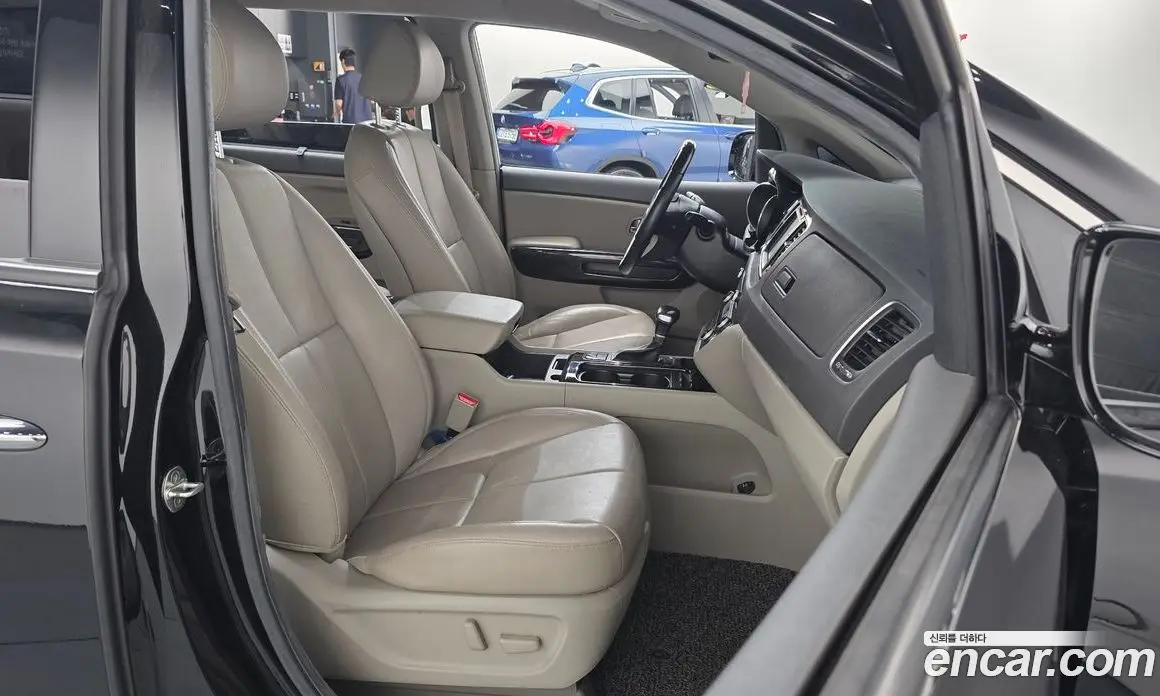 Kia Carnival 2017 2.2 автомат (гидро), фото 11 Kia Carnival 2017 2.2 автомат (гидро), фото 11
