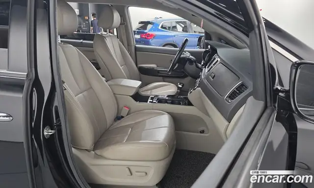 Kia Carnival 2017 2.2 автомат (гидро), миниатюра 11 Kia Carnival 2017 2.2 автомат (гидро), миниатюра 11