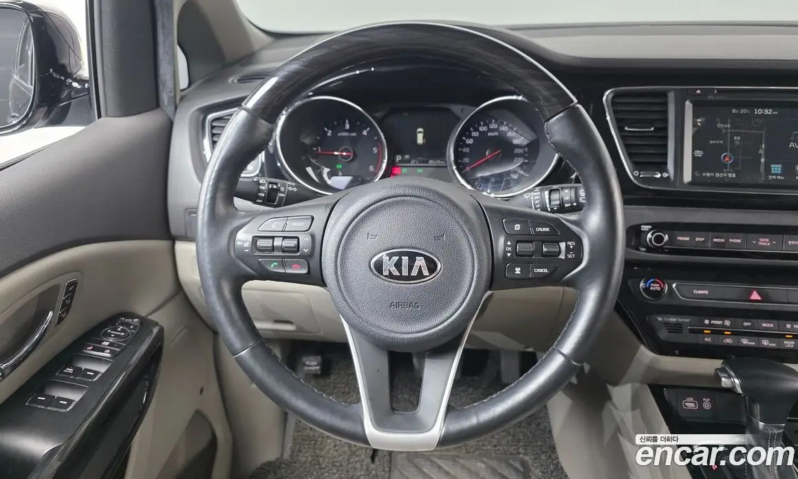 Kia Carnival 2017 2.2 автомат (гидро), фото 13 Kia Carnival 2017 2.2 автомат (гидро), фото 13