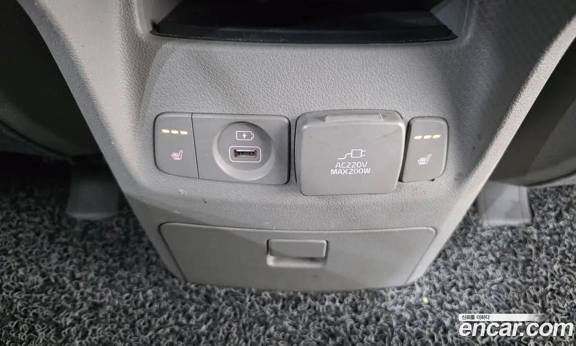Kia Carnival 2017 2.2 автомат (гидро), фото 19 Kia Carnival 2017 2.2 автомат (гидро), фото 19