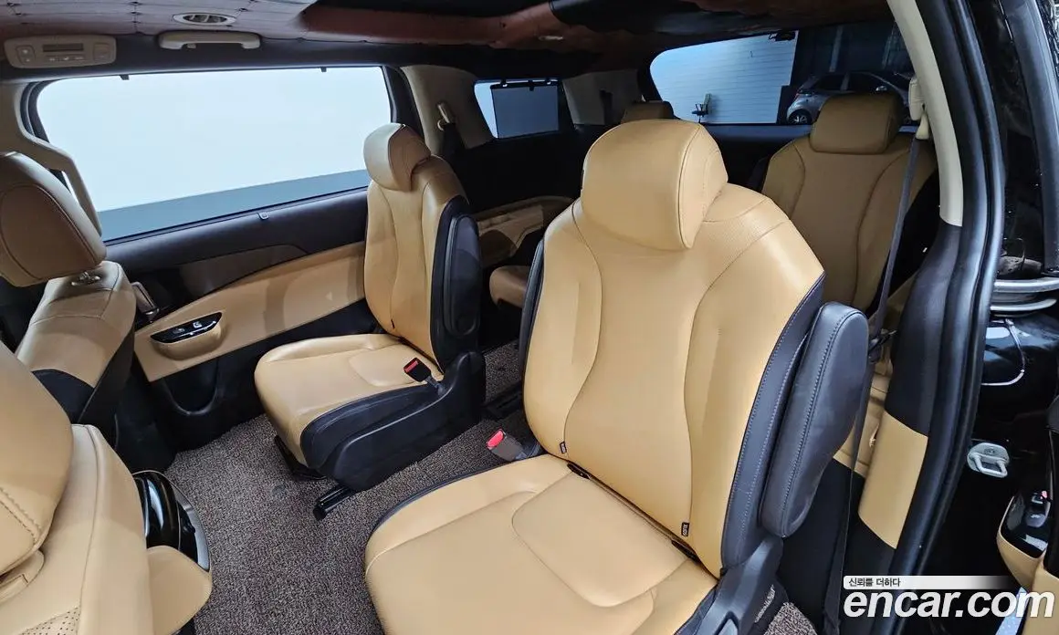 Kia Carnival 2020 2.2 автомат (гидро), фото 18