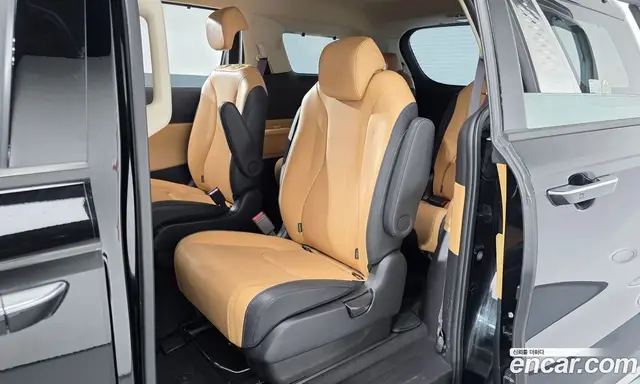 Kia Carnival 2023 2.2 автомат (гидро), миниатюра 11