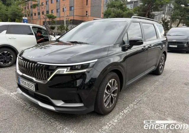 Kia Carnival 2023 2.2 автомат (гидро), миниатюра 2