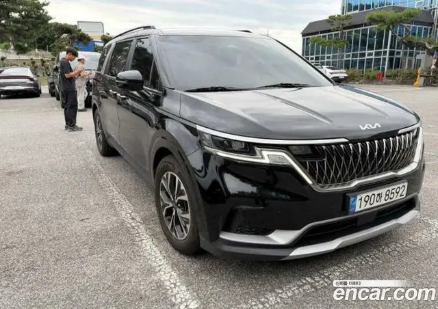Kia Carnival 2023 2.2 автомат (гидро), миниатюра 8