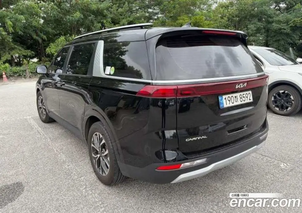 Kia Carnival 2023 2.2 автомат (гидро), фото 10