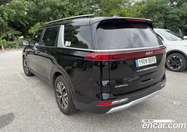Kia Carnival 2023 2.2 автомат (гидро), миниатюра 10
