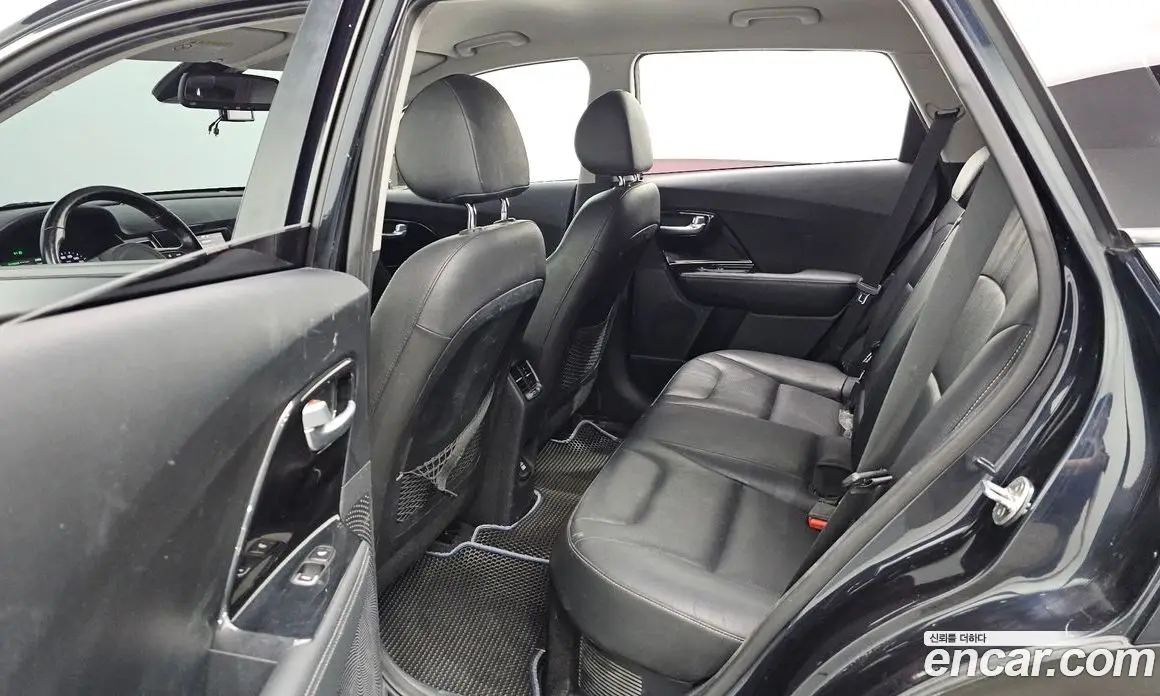 Kia Niro 2018 1.6 автомат (гидро), фото 13