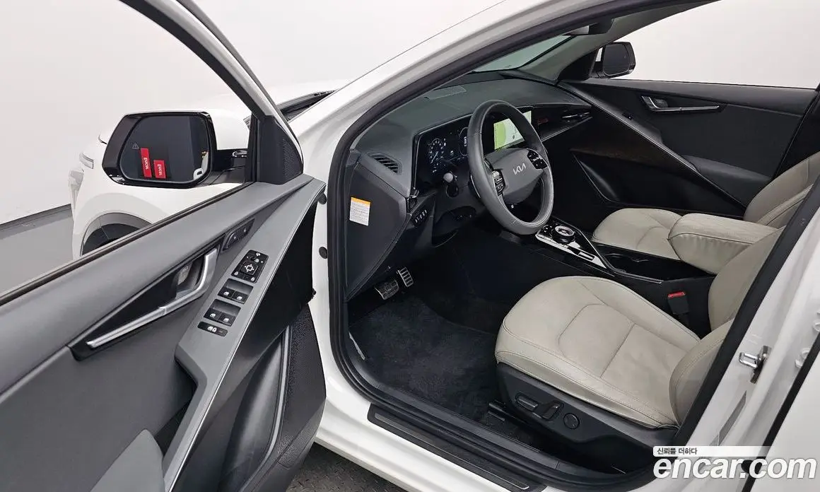Kia Niro 2022 1.6 автомат (гидро), фото 10