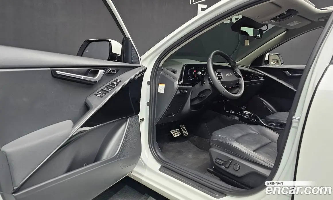 Kia Niro 2022 1.6 автомат (гидро), фото 10