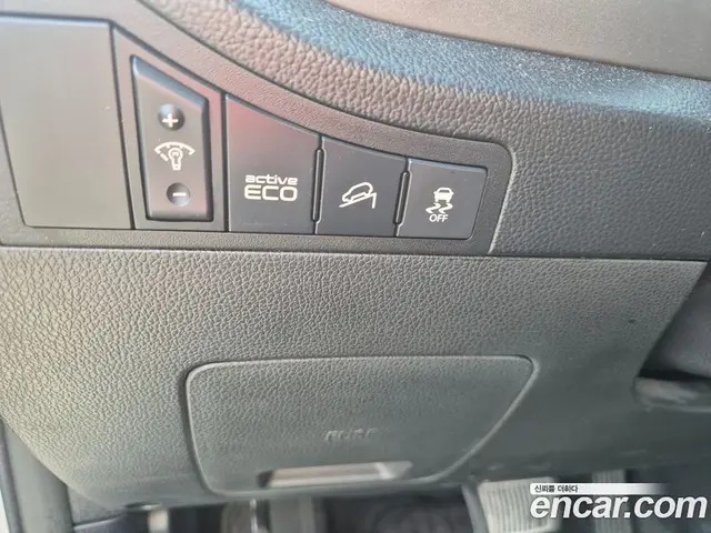 Kia Sportage 2011 2.0 автомат (гидро), миниатюра 11
