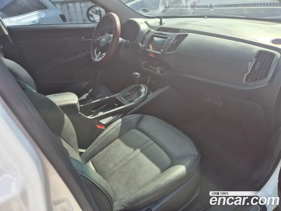 Kia Sportage 2011 2.0 автомат (гидро), фото 14