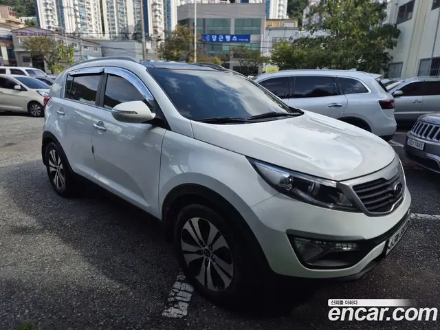 Kia Sportage 2011 2.0 автомат (гидро), миниатюра 3