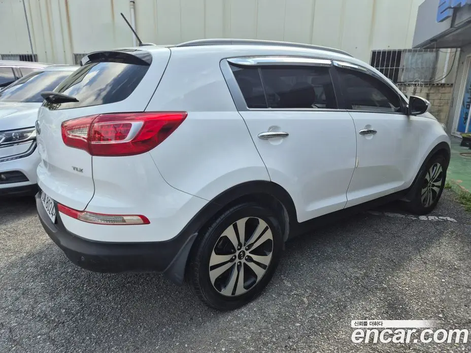 Kia Sportage 2011 2.0 автомат (гидро), фото 4