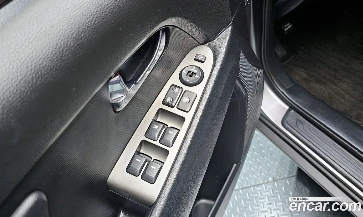 Kia Sportage 2013 2.0 автомат (гидро), фото 17