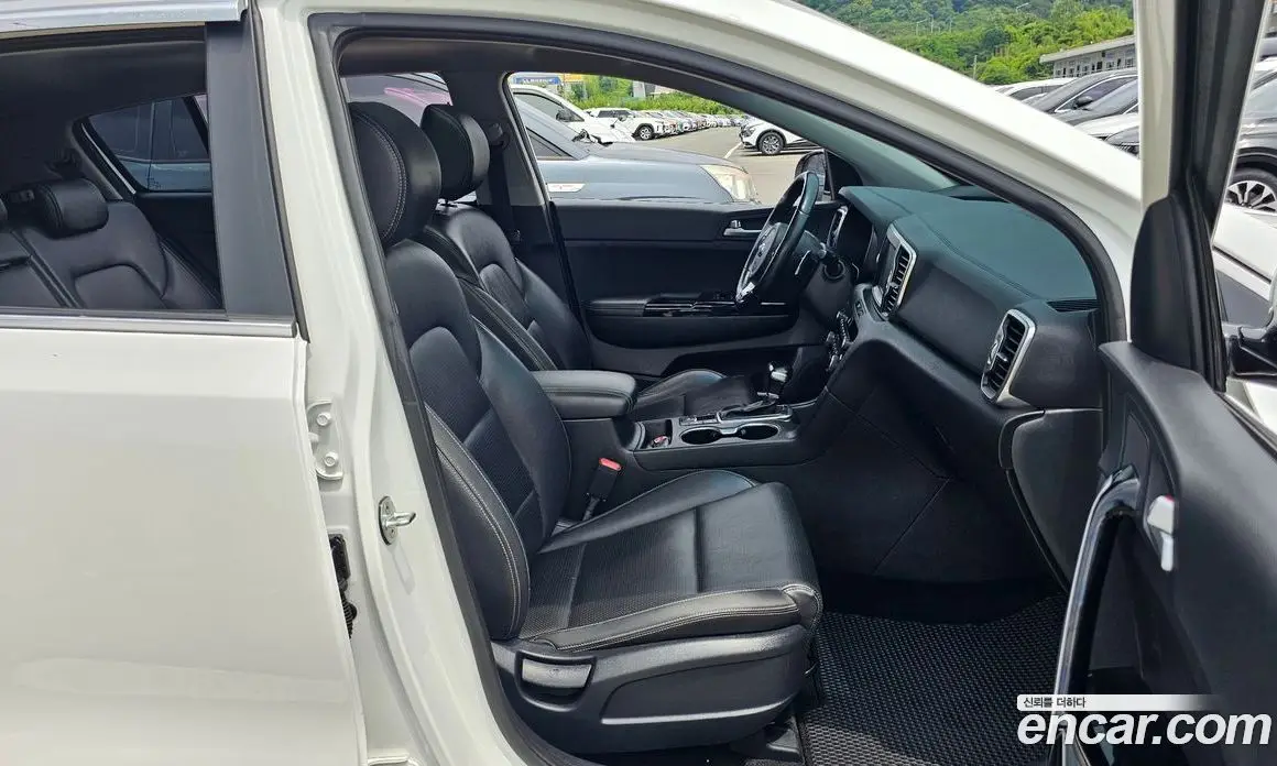 Kia Sportage 2016 2.0 автомат (гидро), фото 11