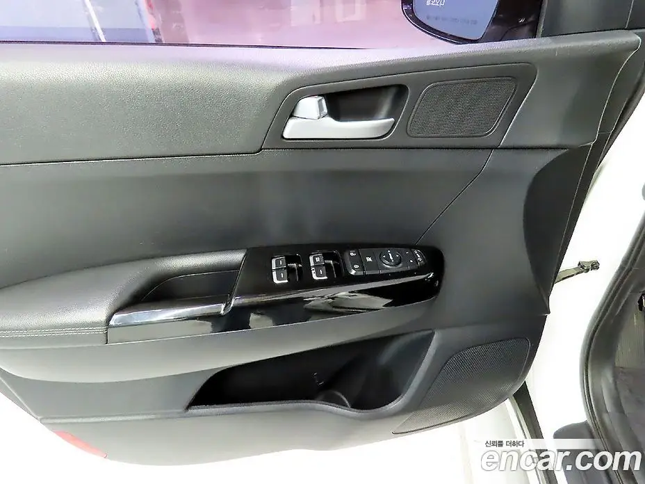 Kia Sportage 2016 2.0 автомат (гидро), фото 14