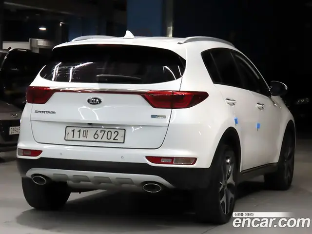 Kia Sportage 2016 2.0 автомат (гидро), миниатюра 4