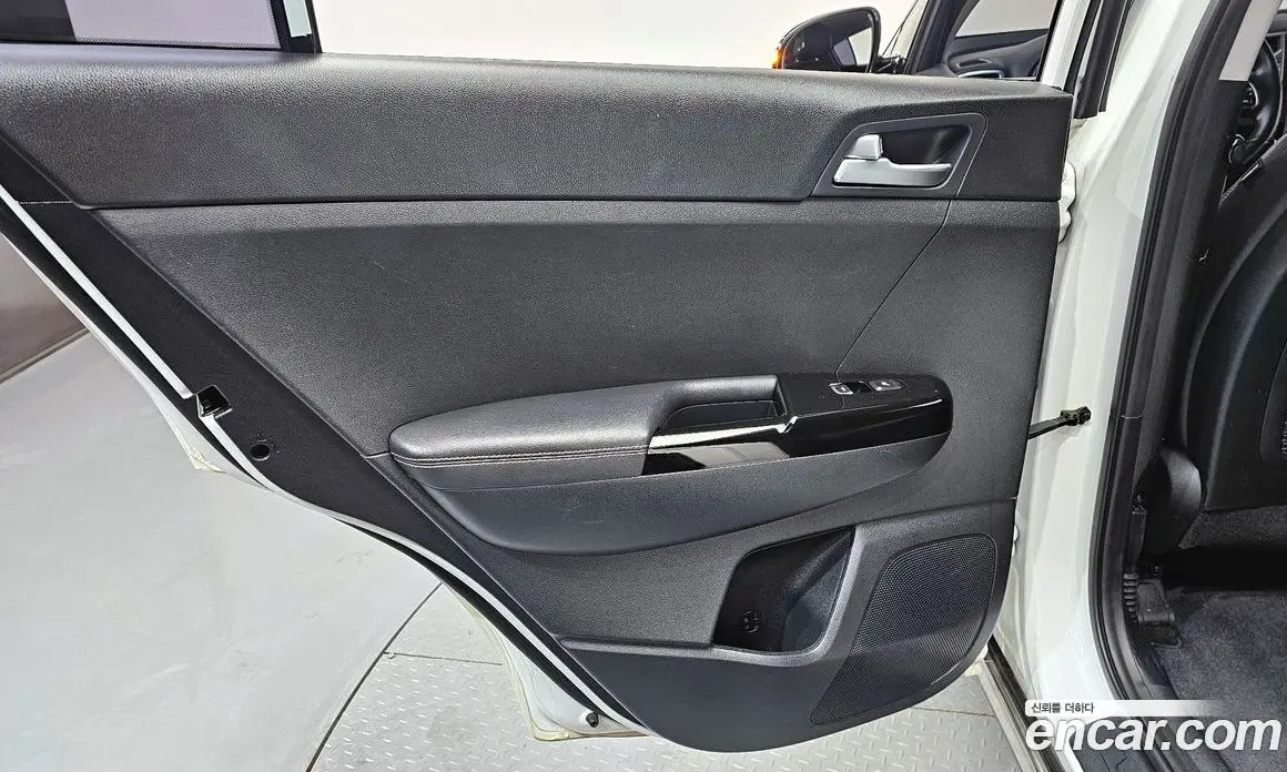 Kia Sportage 2017 2.0 автомат (гидро), фото 15