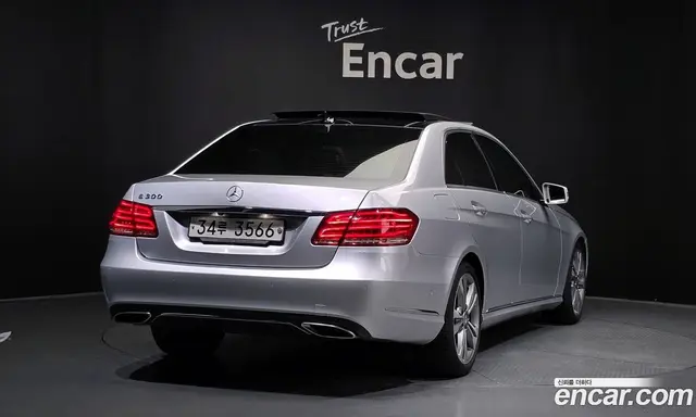 Mercedes-Benz E-Class 2013 3.5 автомат (гидро), миниатюра 2