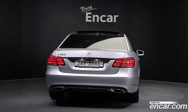 Mercedes-Benz E-Class 2013 3.5 автомат (гидро), миниатюра 4