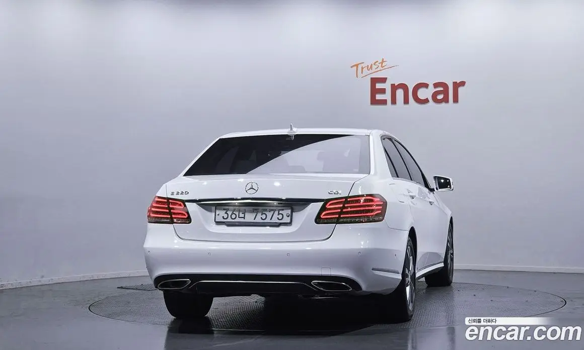 Mercedes-Benz E-Class 2015 2.1 автомат (гидро), фото 4 Mercedes-Benz E-Class 2015 2.1 автомат (гидро), фото 4